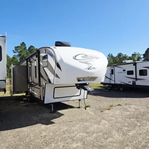 Used 2015 Keystone RV Cougar X-Lite 28SGS for sale in Gulfport, MS