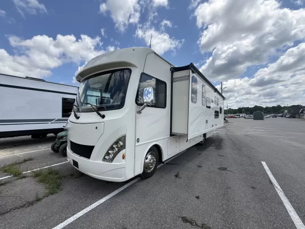 Used 2018 Thor Motor Coach ACE 30.2 for sale in Picayune, MS