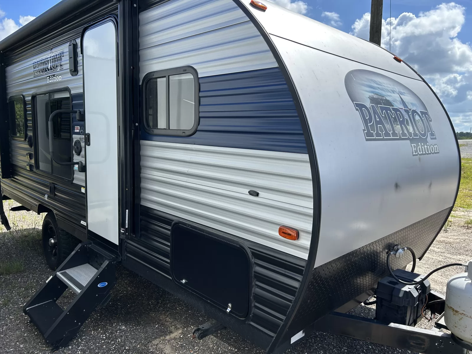 Used 2021 Forest River RV Cherokee Wolf Pup 18RJB for sale in Gulfport