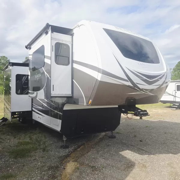 Used 2021 VanLeigh RV Beacon 41FLB for sale in Gulfport, MS