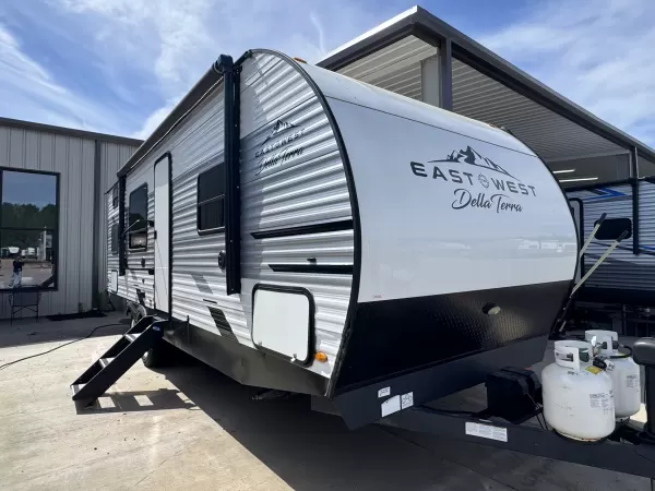 Used 2022 East to West RV Longitude 250BH for sale in Sumrall, MS