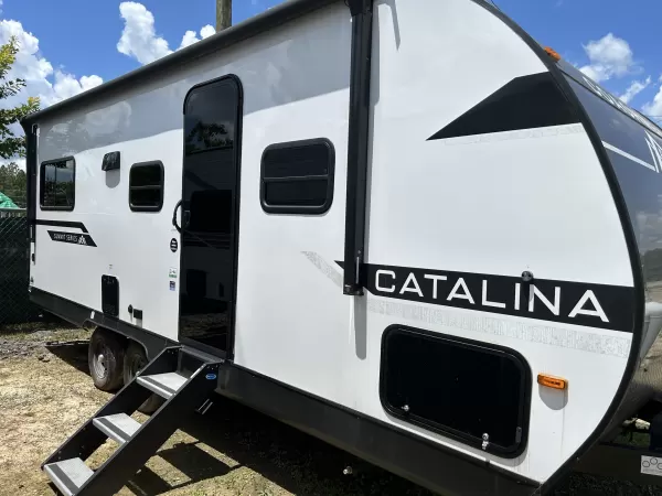 New 2025 Coachmen RV Catalina Summit Series 8 221 EPIC for sale in Gulfport, MS