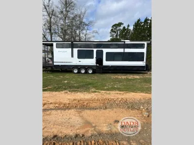 New 2025 Forest River RV Salem Grand Villa 42VERANDA for sale in Gulfport, MS