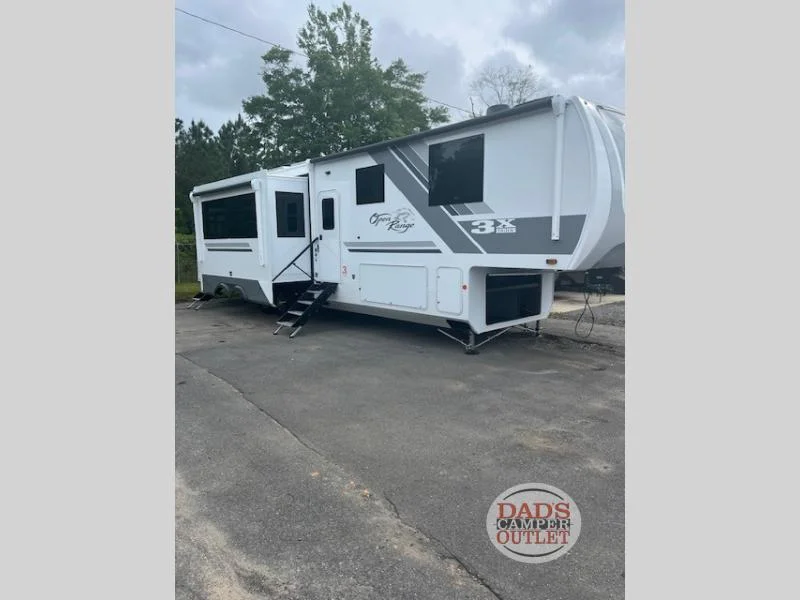 Highland Ridge RV 390TBS