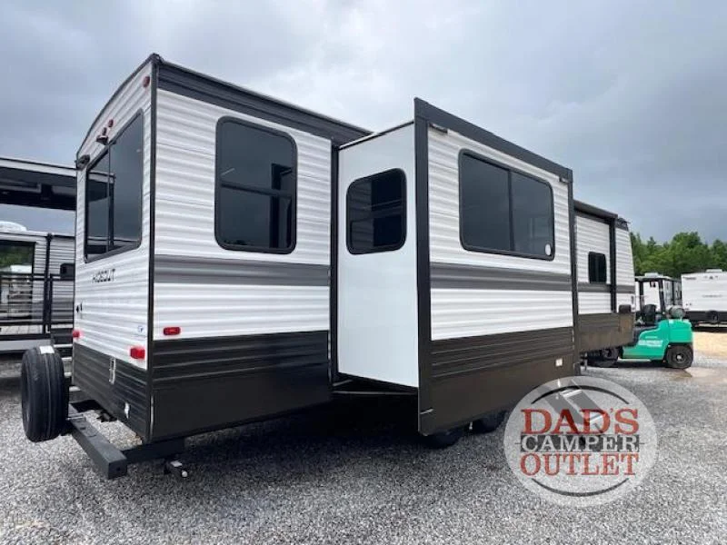 Used 2025 Keystone Hideout 28RKD for sale in Sumrall, MS
