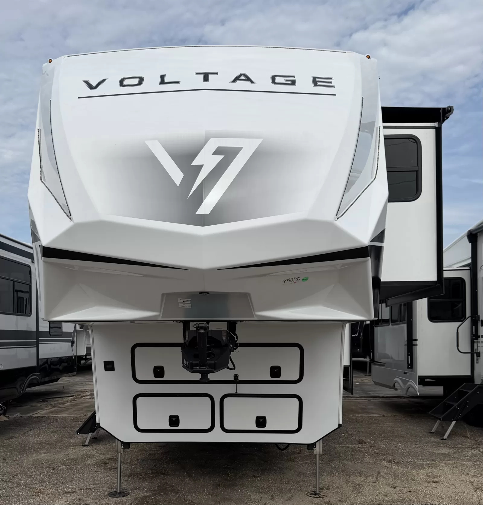 New 2026 Dutchmen RV Voltage 4250 for sale in Picayune
