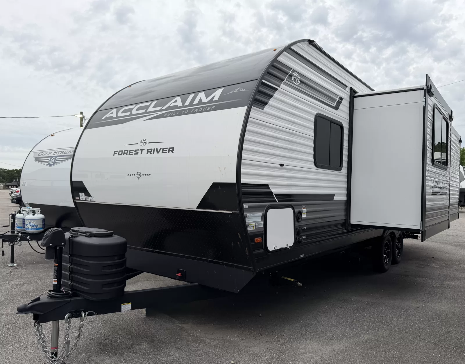 East to West RV 2350BH