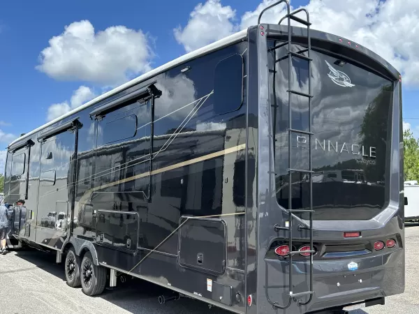 New 2026 Jayco Pinnacle 39FLOK for sale in Gulfport, MS