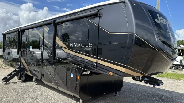 New 2026 Jayco Pinnacle 39FLOK for sale in Gulfport, MS
