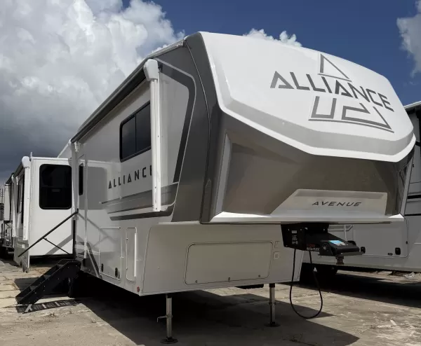 New 2027 Alliance RV Avenue 32RLS for sale in Picayune, MS