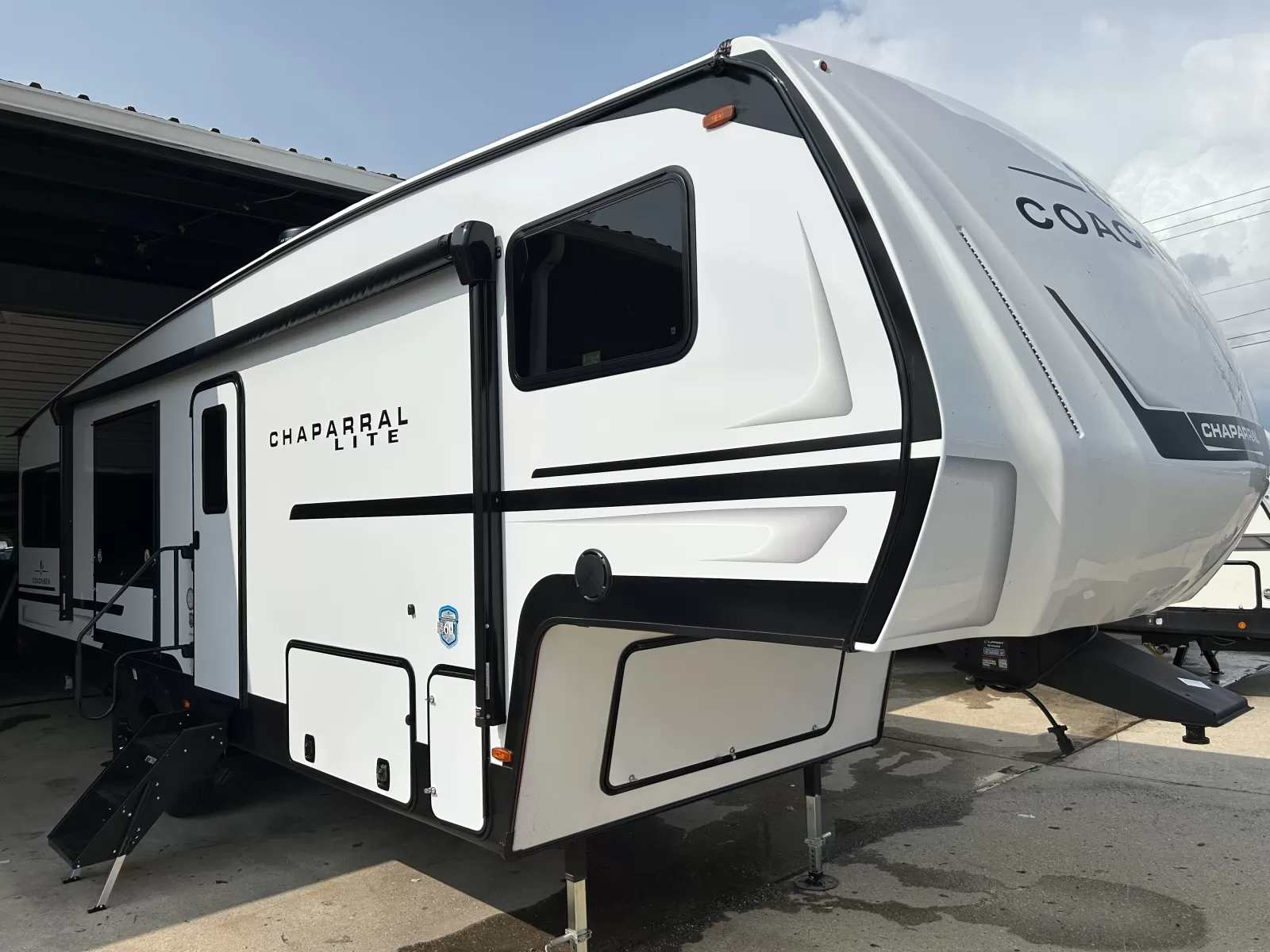 New 2027 Coachmen RV Chaparral 27BAR for sale in Gulfport