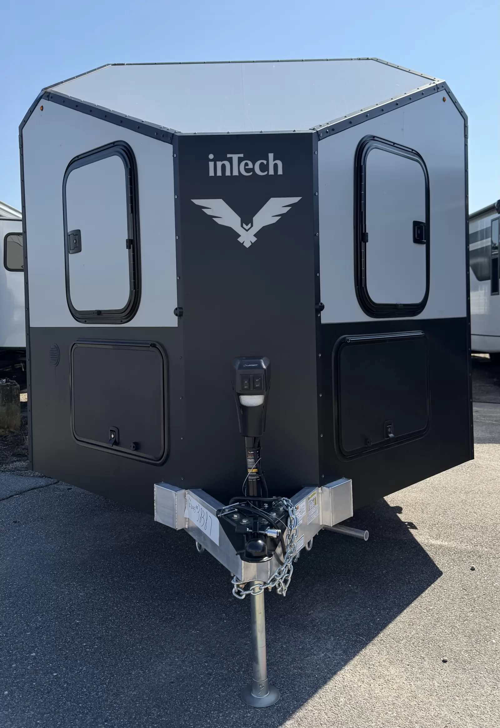 inTech RV Blackwing 830-X